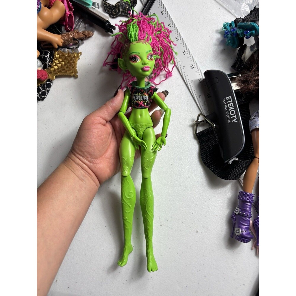 Monster High G3 Venus McFlytrap Core Fashion Doll